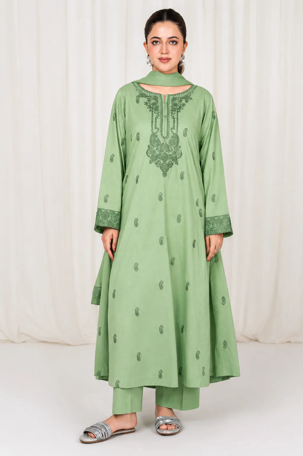 Gul-e-Sabz– Embroidered 3Piece
