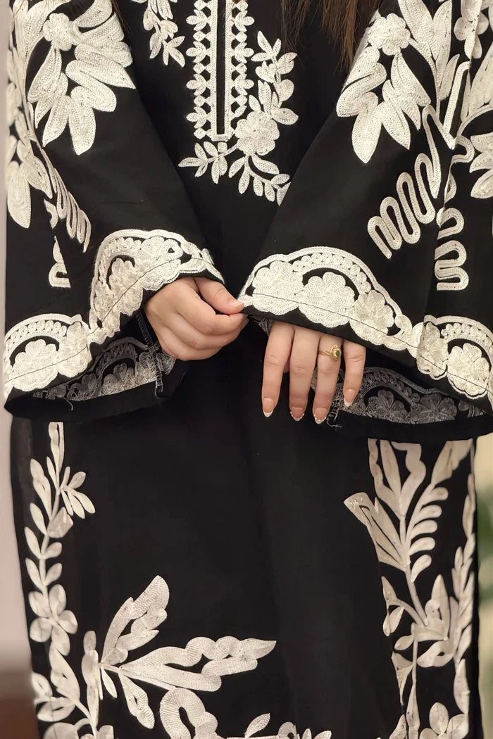 Malka– Embroidered 2 Piece