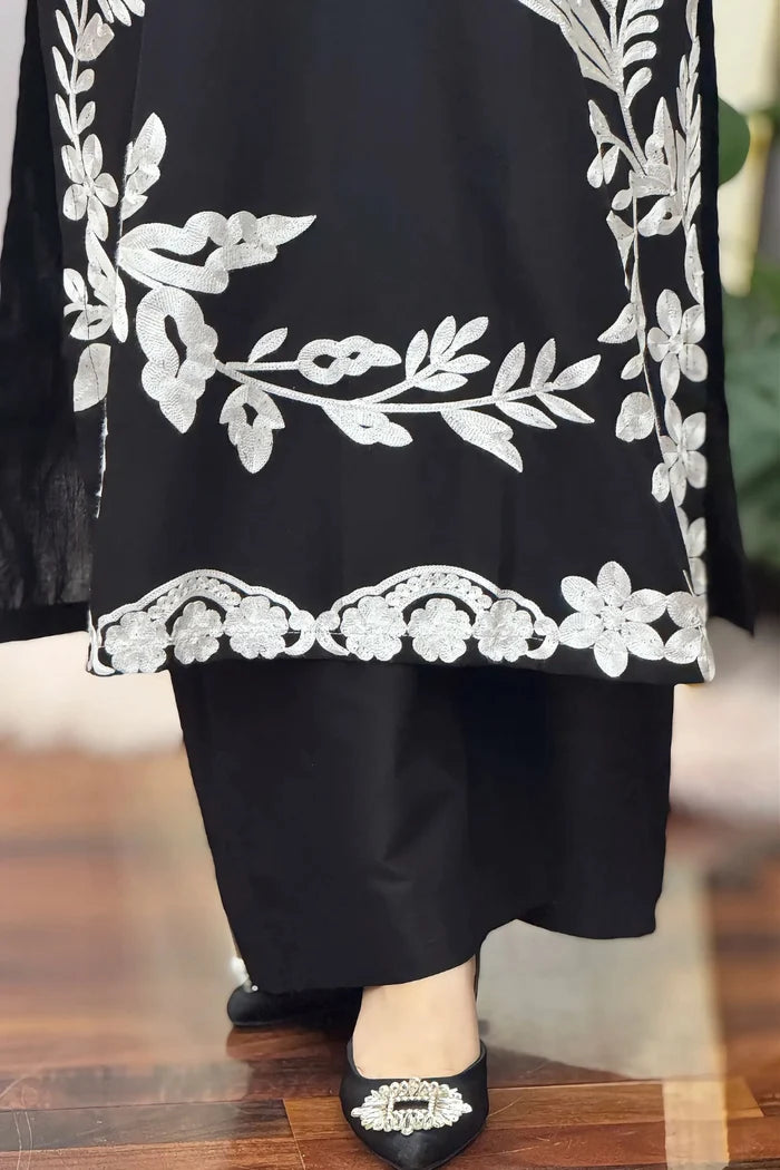 Malka– Embroidered 2 Piece