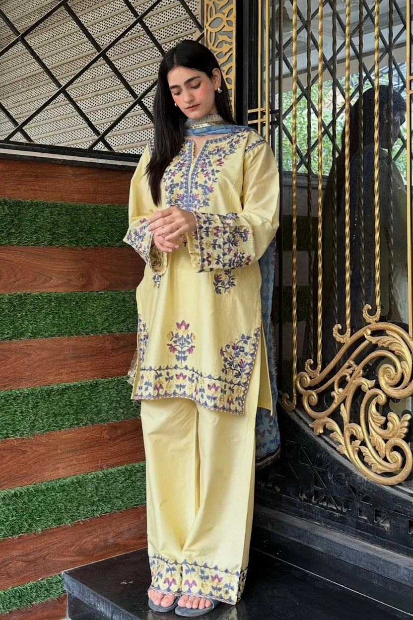 MoonLight– Embroidered 3 Piece