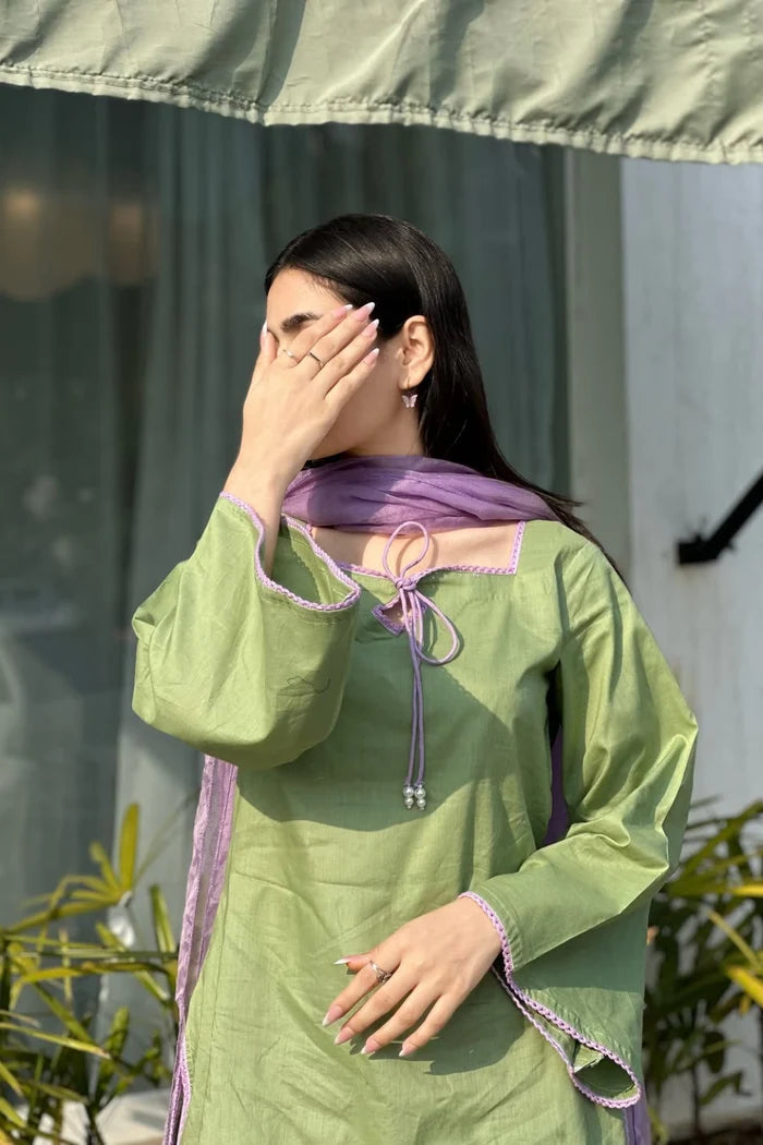 Gul-rez– Embroidered 3 Piece