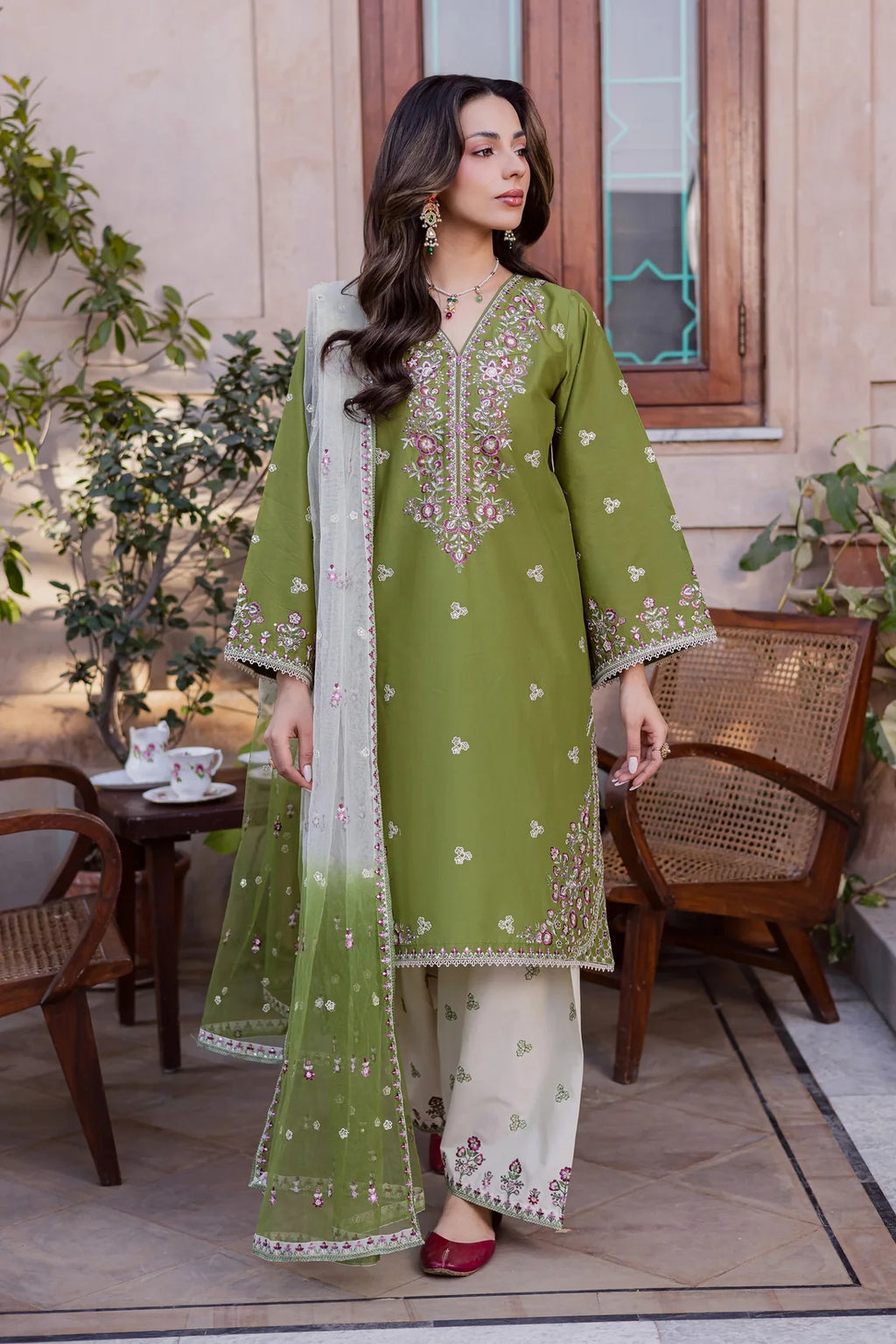Nazakat– Embroidered 3 Piece