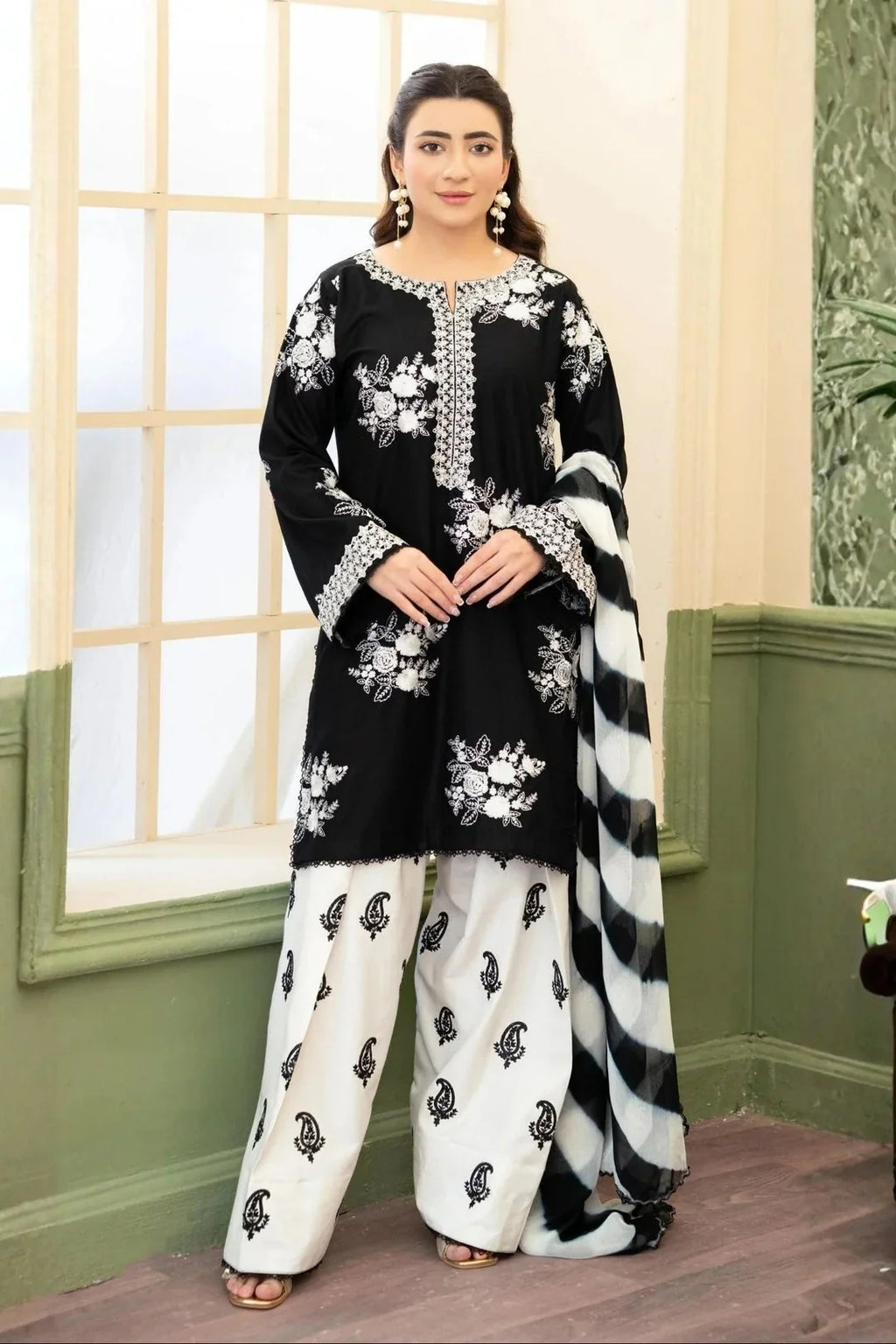 Durr-e-Gul– Embroidered 2 Piece