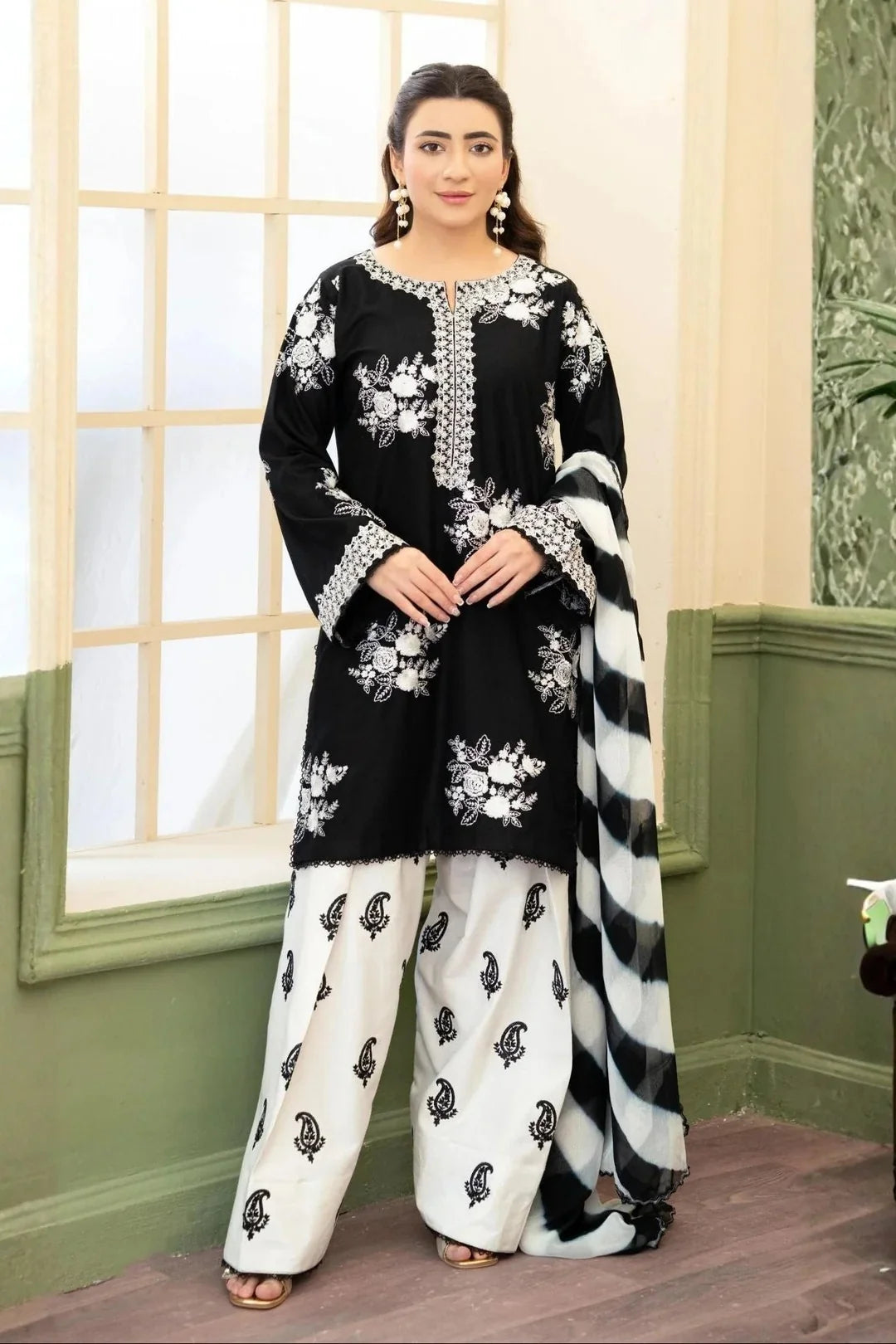Durr-e-Gul– Embroidered 2 Piece