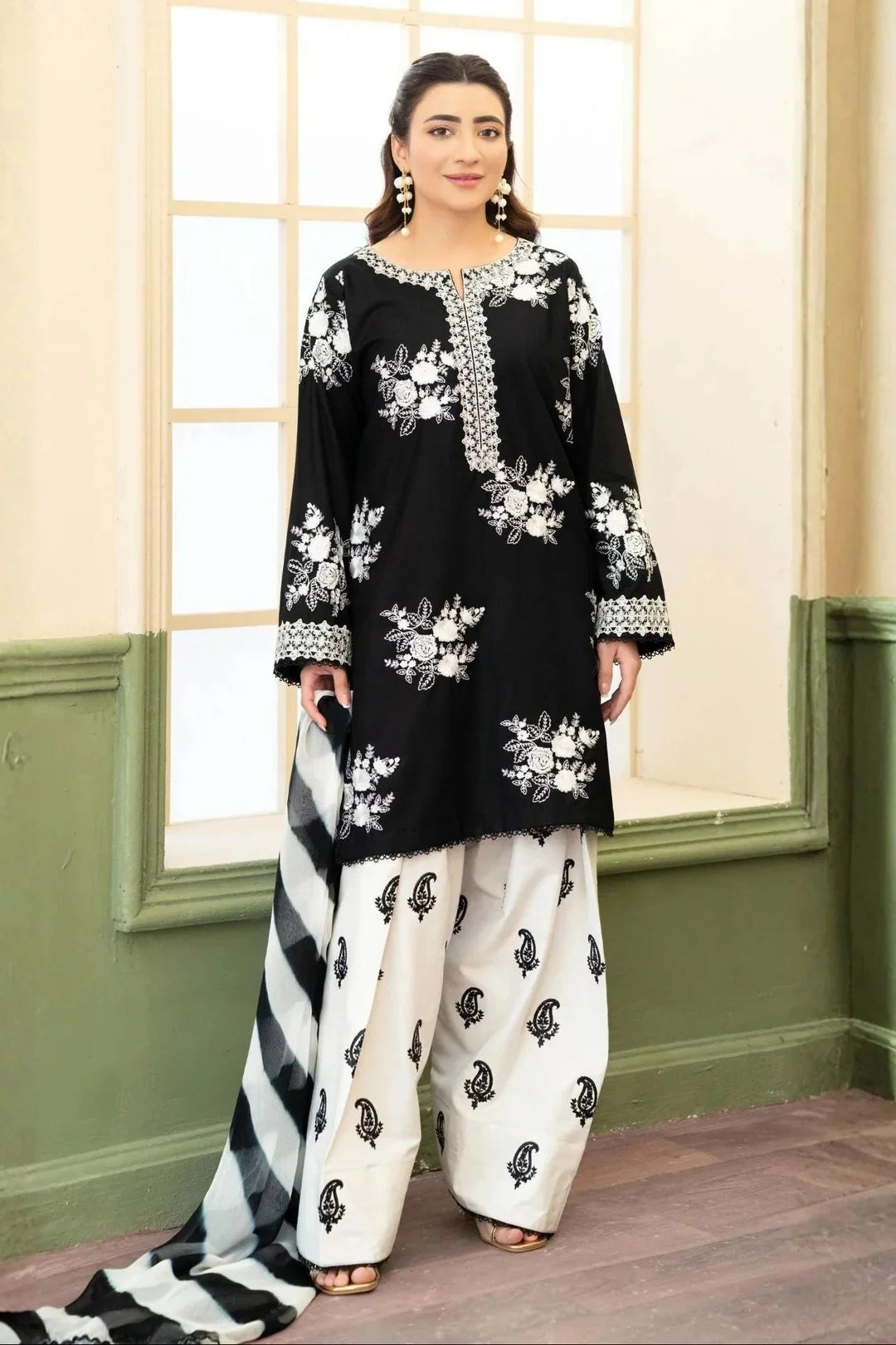 Durr-e-Gul– Embroidered 2 Piece