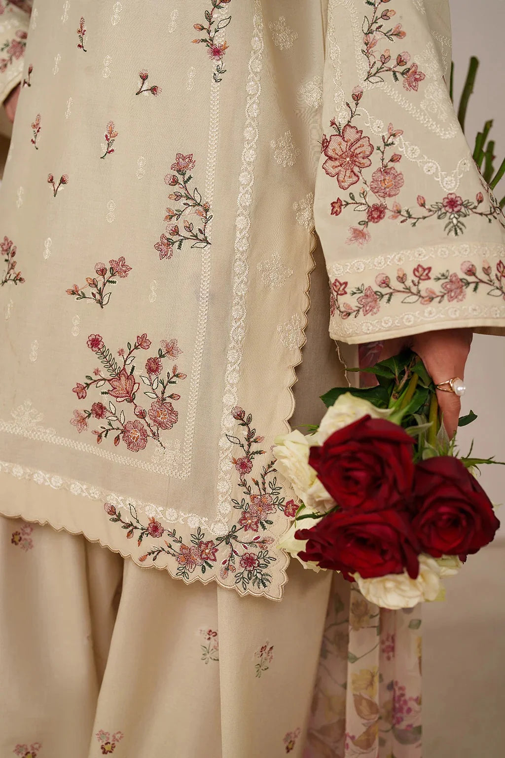 Lvory– Embroidered 2 Piece