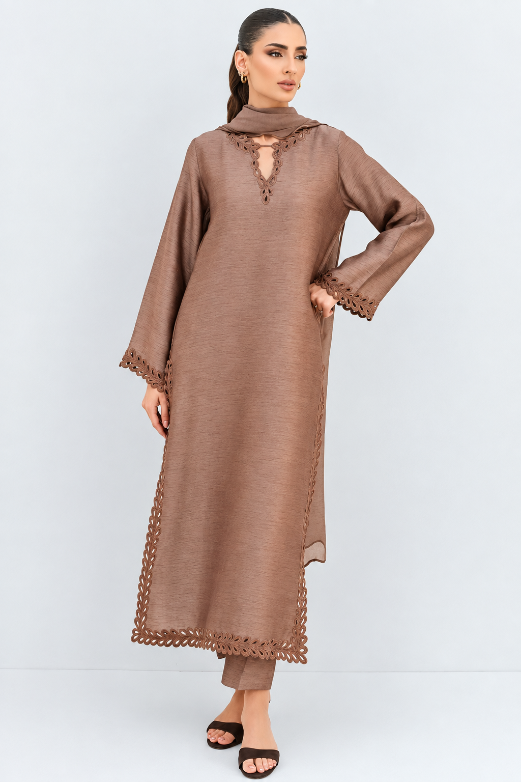 Naqsh-e-Barg– Embroidered 3 Piece