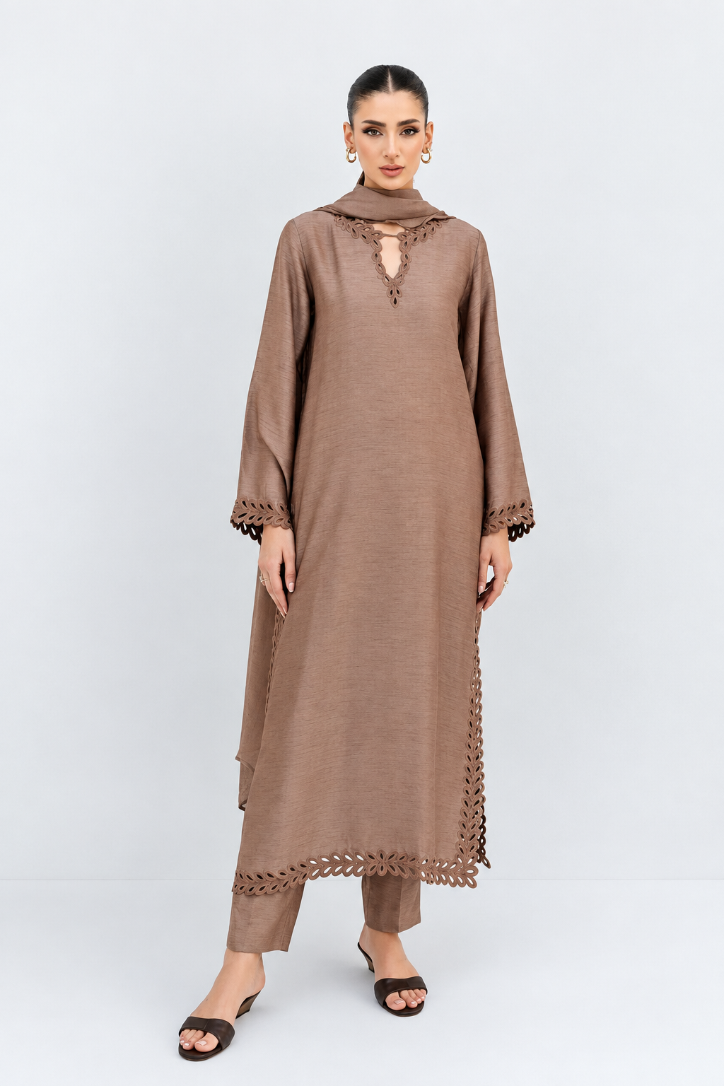 Naqsh-e-Barg– Embroidered 3 Piece