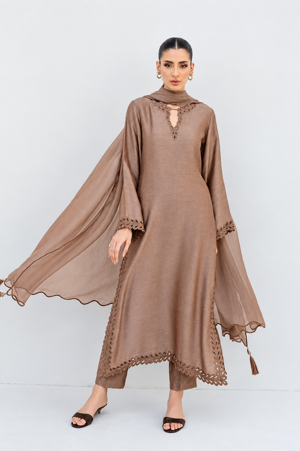 Naqsh-e-Barg– Embroidered 3 Piece