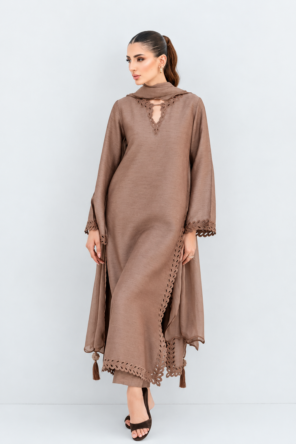 Naqsh-e-Barg– Embroidered 3 Piece
