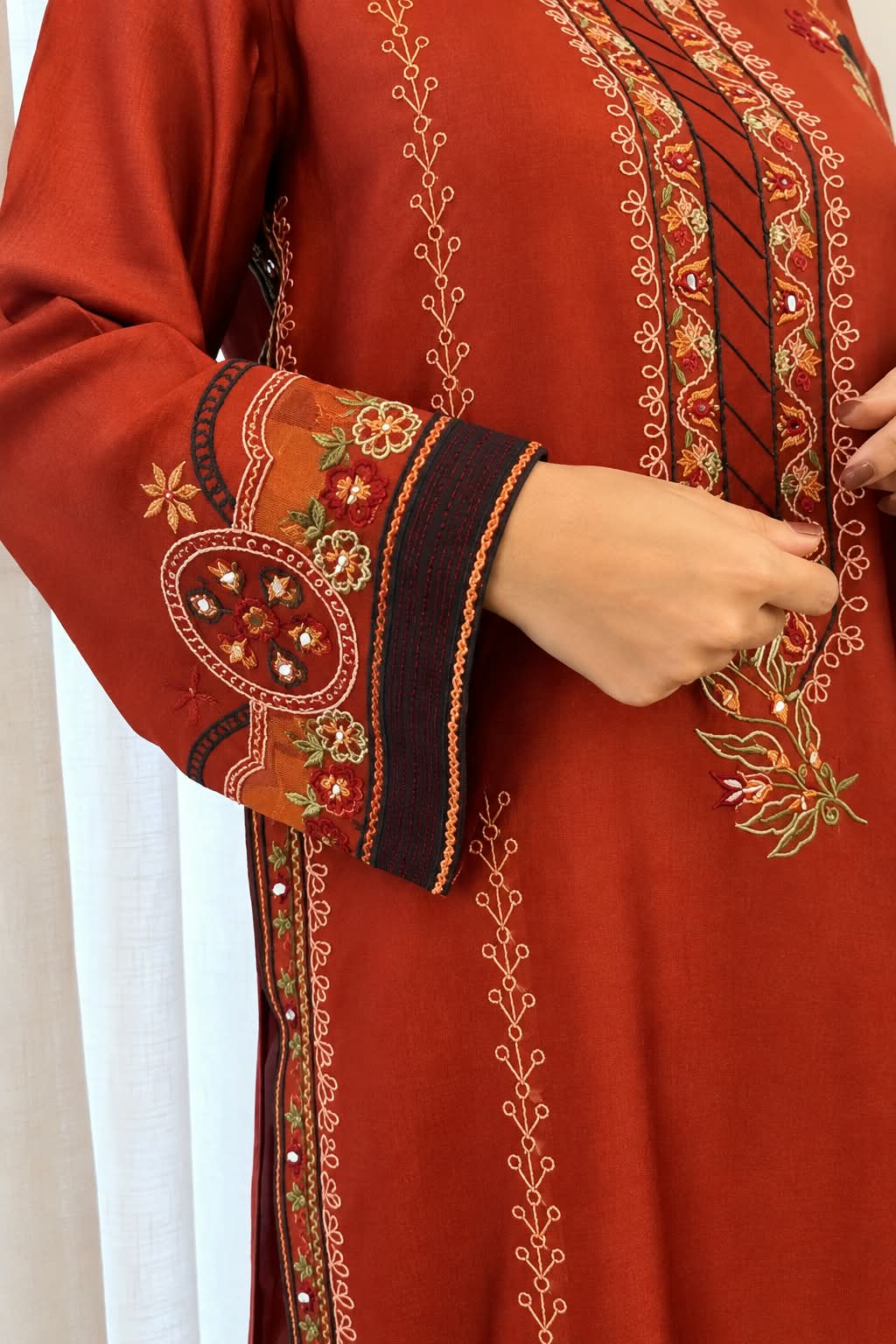 Winter Ember– Embroidered 3 Piece
