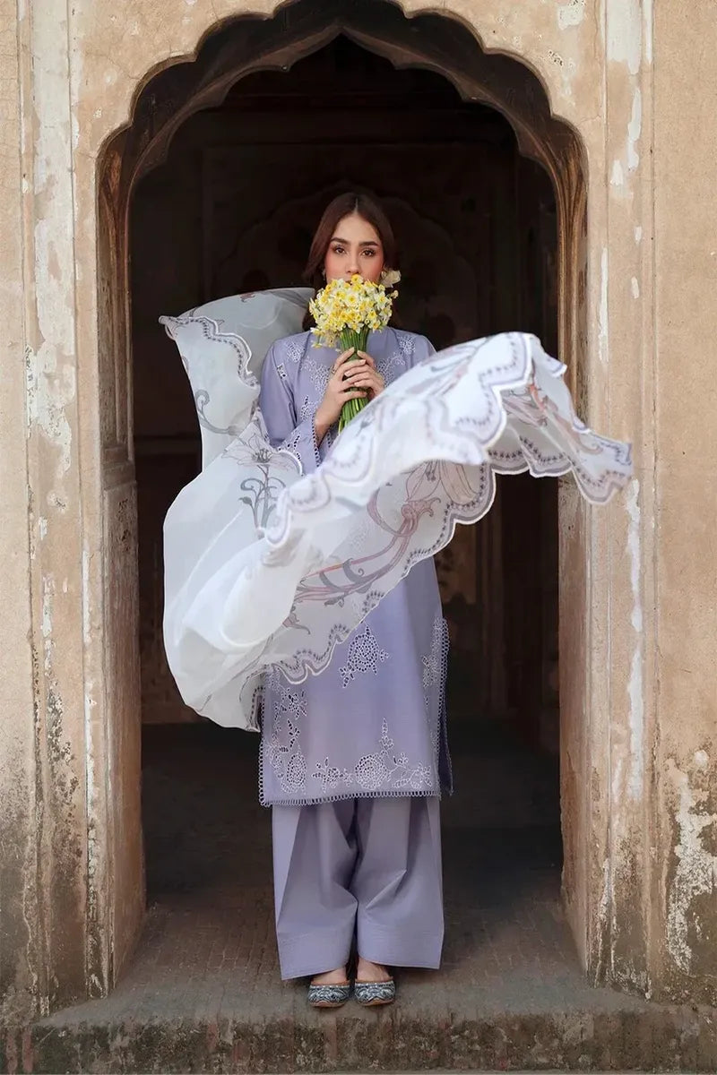 Zoya– Embroidered 3 Piece