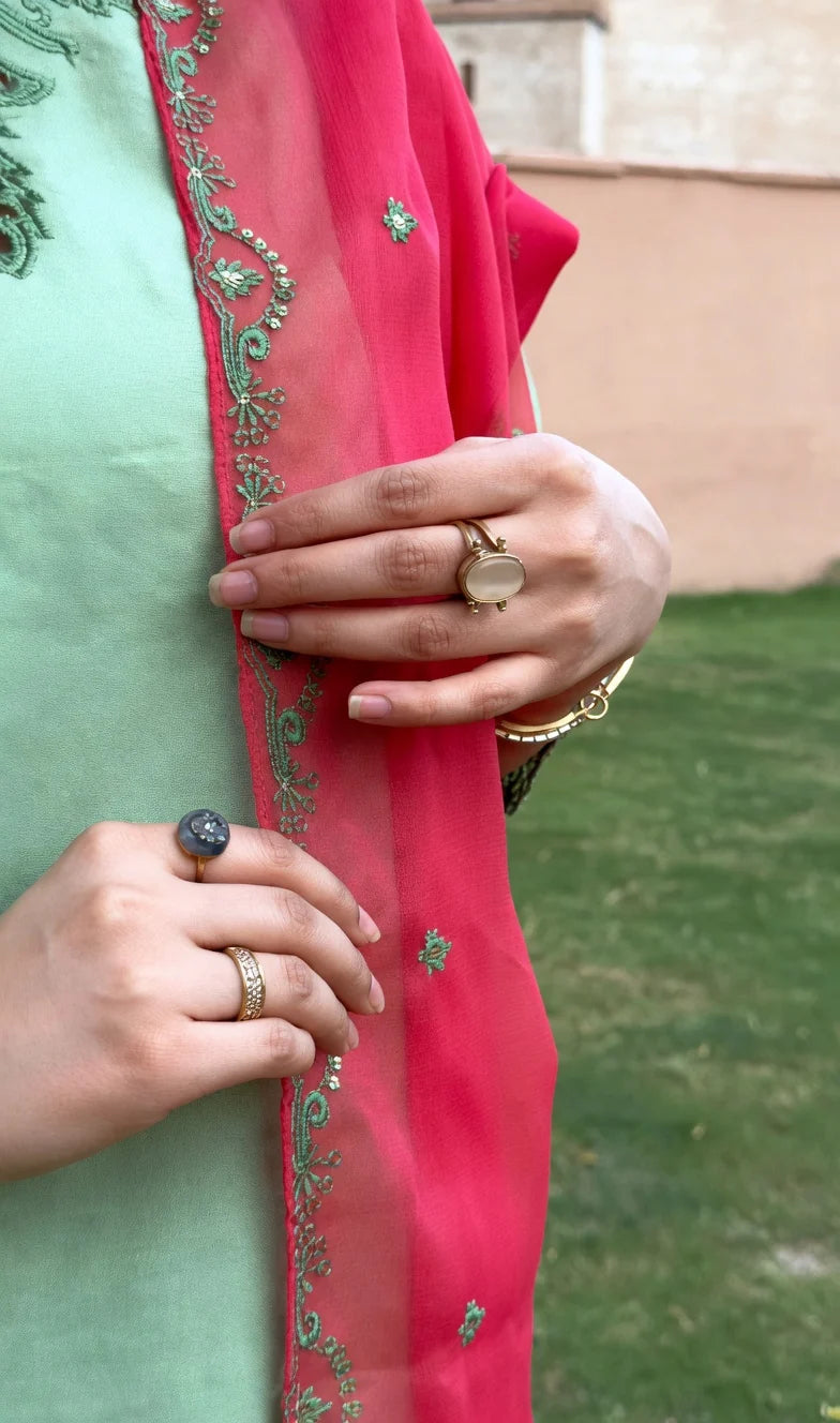 Pista-Gulnar– Embroidered 2 Piece